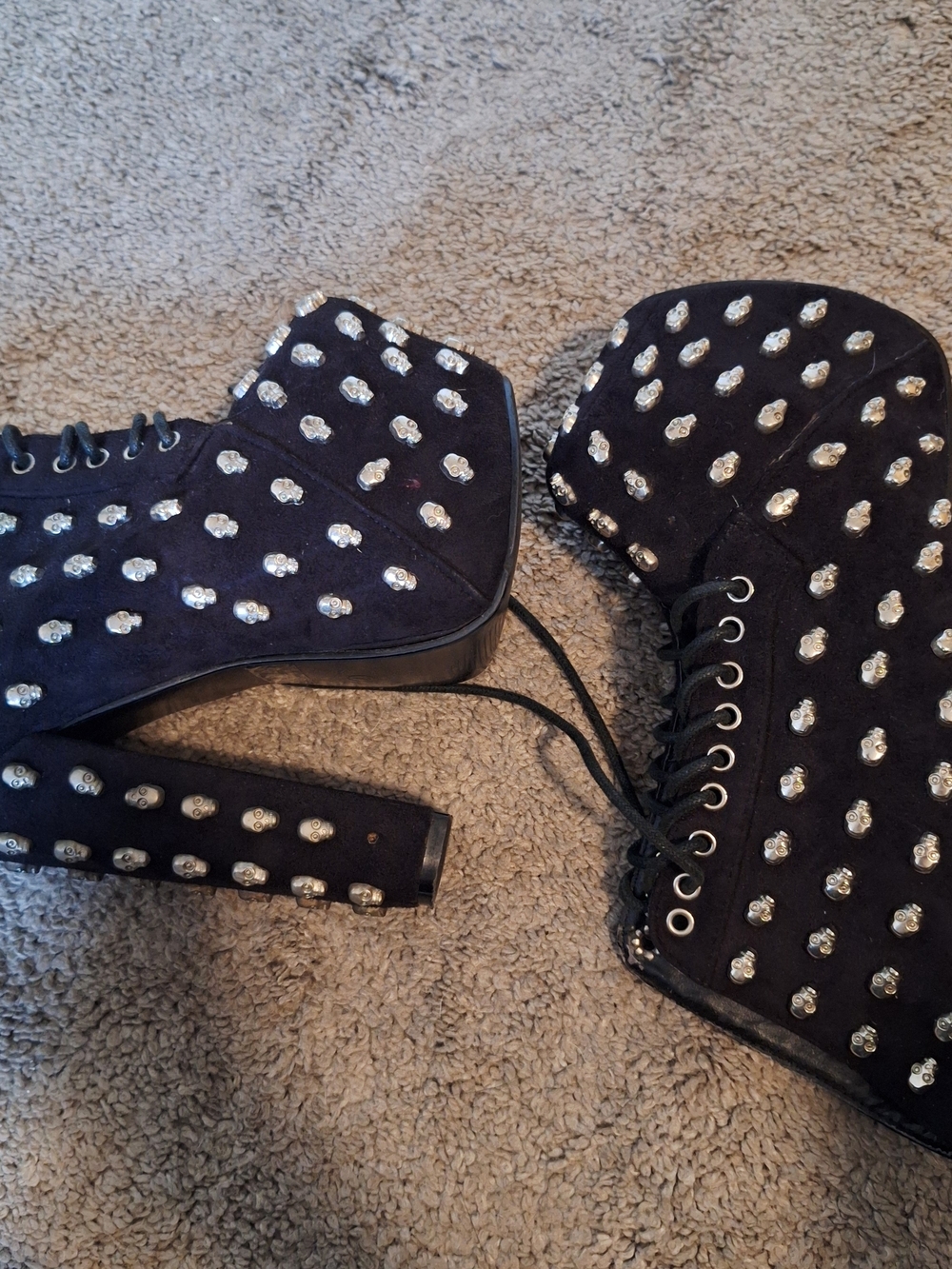 Womens Black Studded Skull Lace-Up Platform Booties 6 Inch Heel Sz 7 - Picture 5 of 9